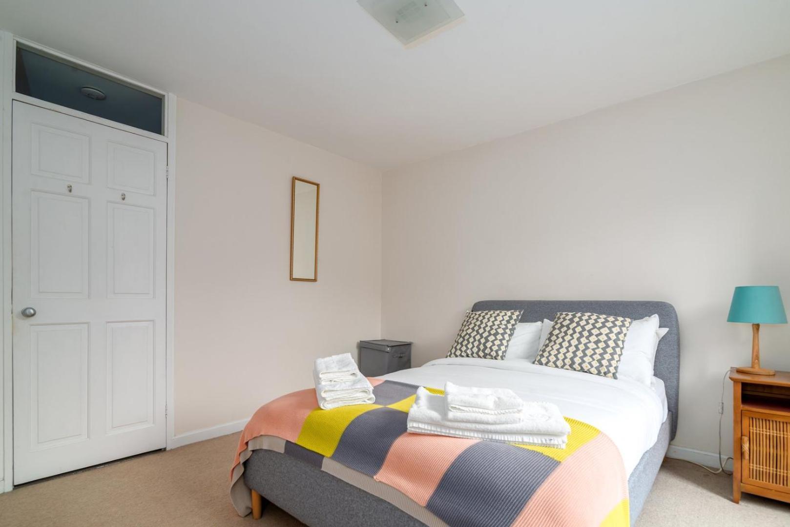 شقة Guestready - Lovely Ground Floor Duplex With Patio In Southbank لندن المظهر الخارجي الصورة